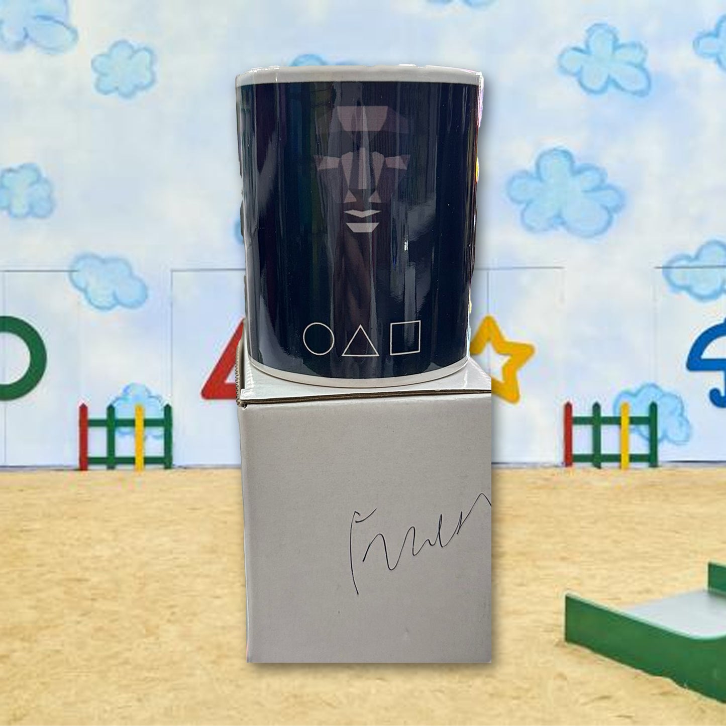 FRONTMAN SQUID GAME TAZZA